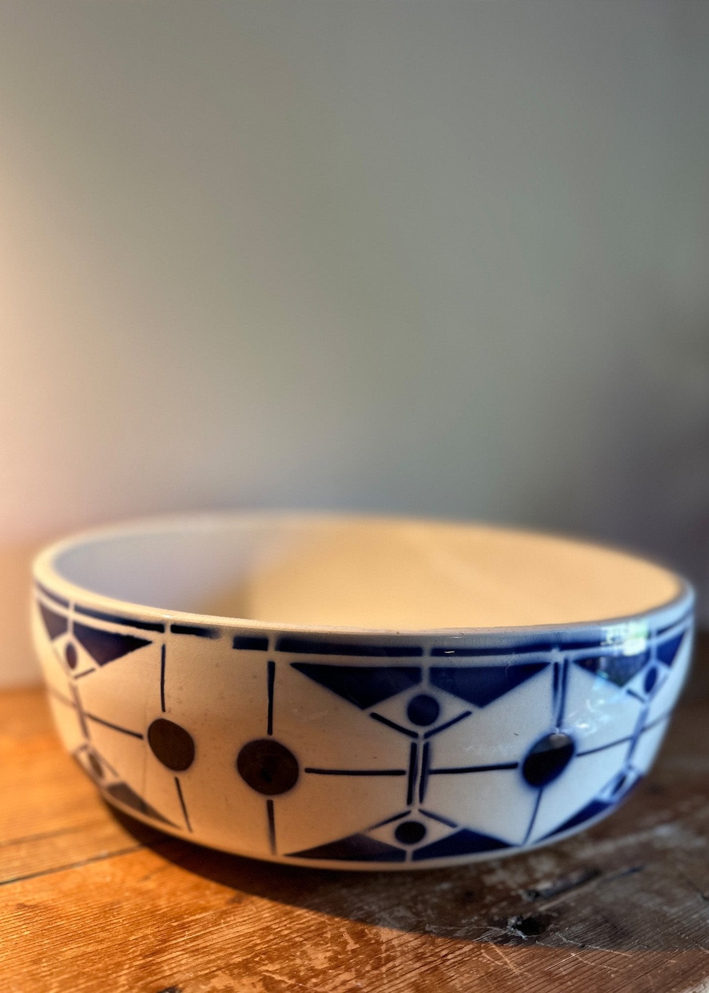 Antique 'Edith' White & Blue Ceramic Wash Bowl